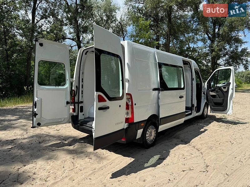 Вантажний фургон Renault Master 2015 в Полтаві