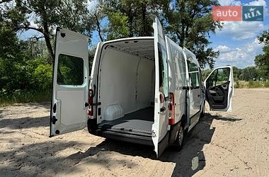 Вантажний фургон Renault Master 2015 в Полтаві