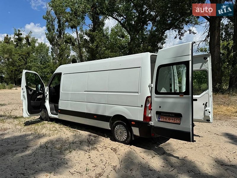Грузовой фургон Renault Master 2015 в Полтаве