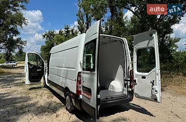 Вантажний фургон Renault Master 2015 в Полтаві
