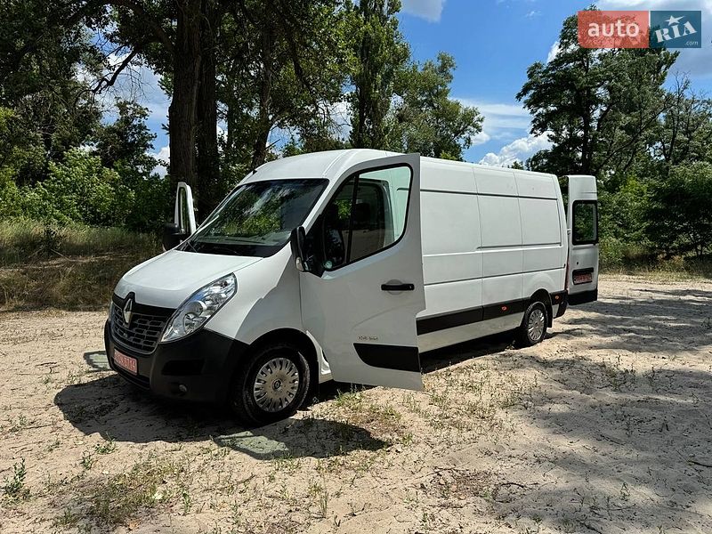 Вантажний фургон Renault Master 2015 в Полтаві