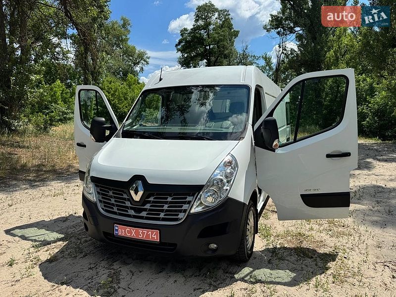 Вантажний фургон Renault Master 2015 в Полтаві