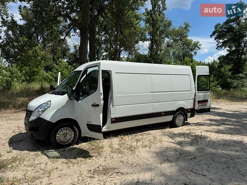 Вантажний фургон Renault Master 2015 в Полтаві