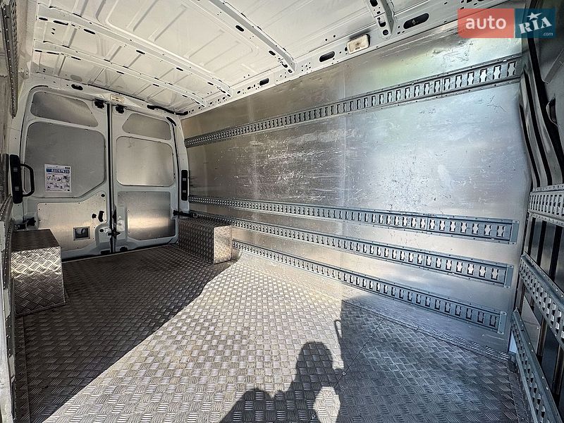 Вантажний фургон Renault Master 2021 в Рівному