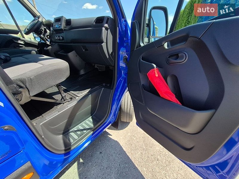 Грузовой фургон Renault Master 2022 в Дубно
