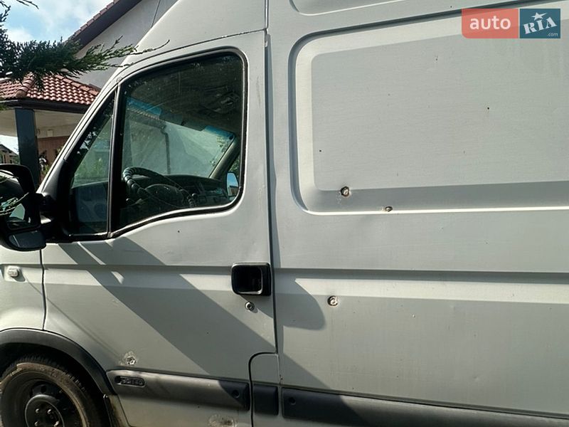 Микроавтобус грузовой (до 3,5т) Renault Master 2005 в Николаеве