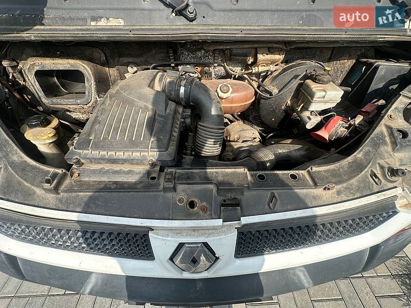 Микроавтобус грузовой (до 3,5т) Renault Master 2005 в Николаеве