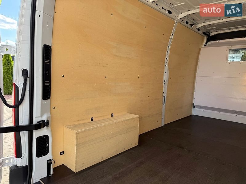 Вантажний фургон Renault Master 2021 в Луцьку