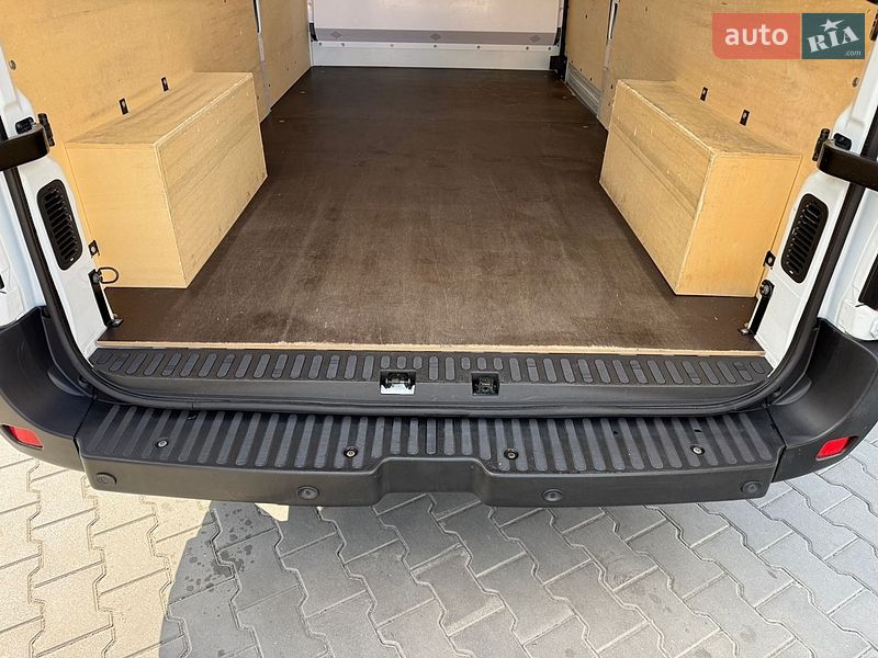 Вантажний фургон Renault Master 2021 в Луцьку