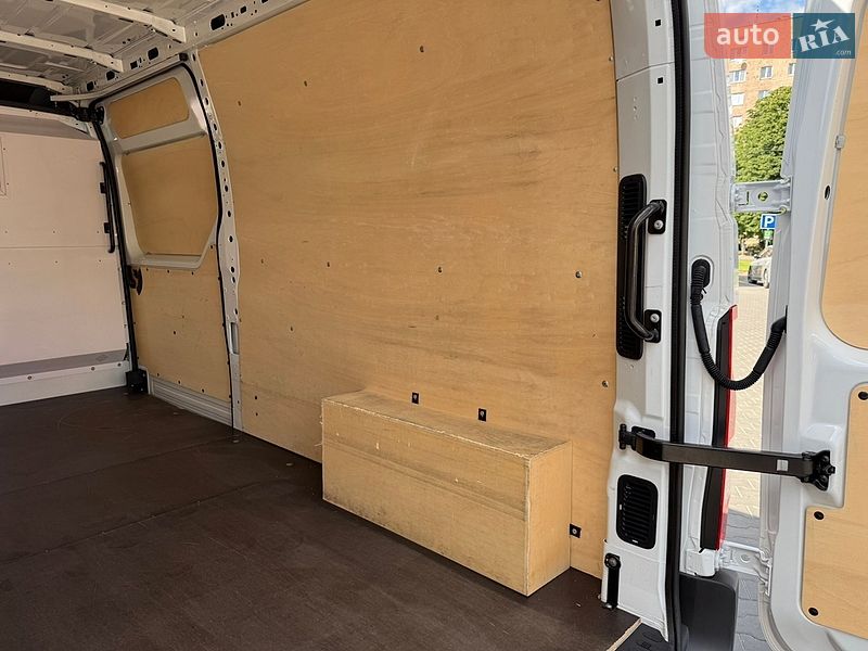 Вантажний фургон Renault Master 2021 в Луцьку