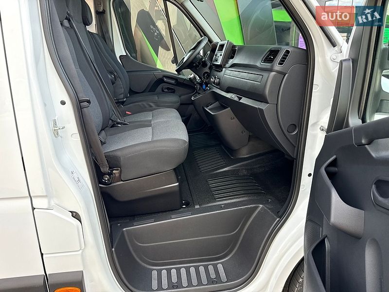 Вантажний фургон Renault Master 2021 в Луцьку