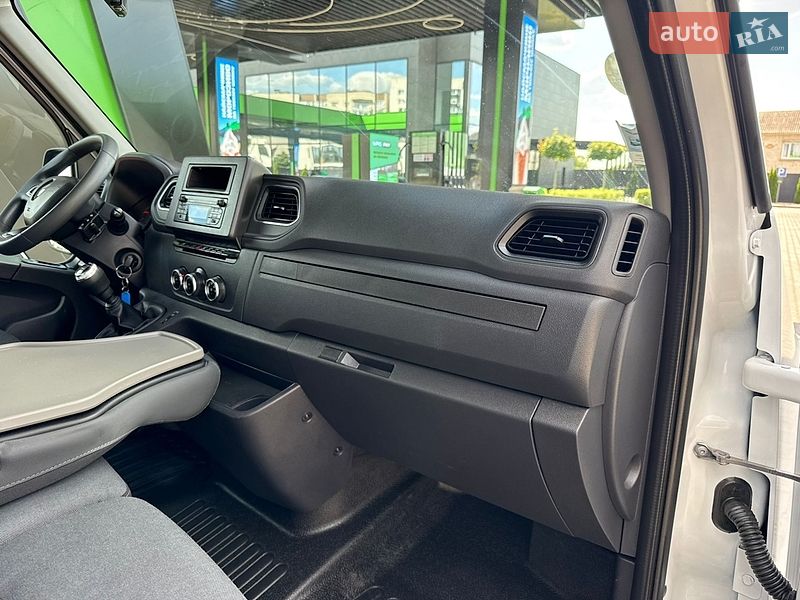 Вантажний фургон Renault Master 2021 в Луцьку