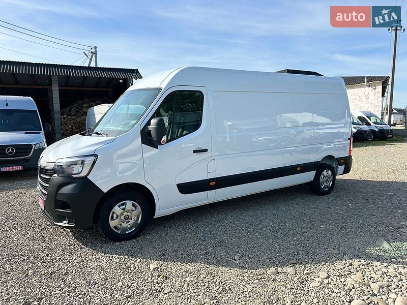 Грузовой фургон Renault Master 2022 в Хусте