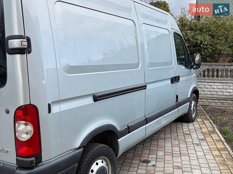 Грузовой фургон Renault Master 2006 в Рава-Русской
