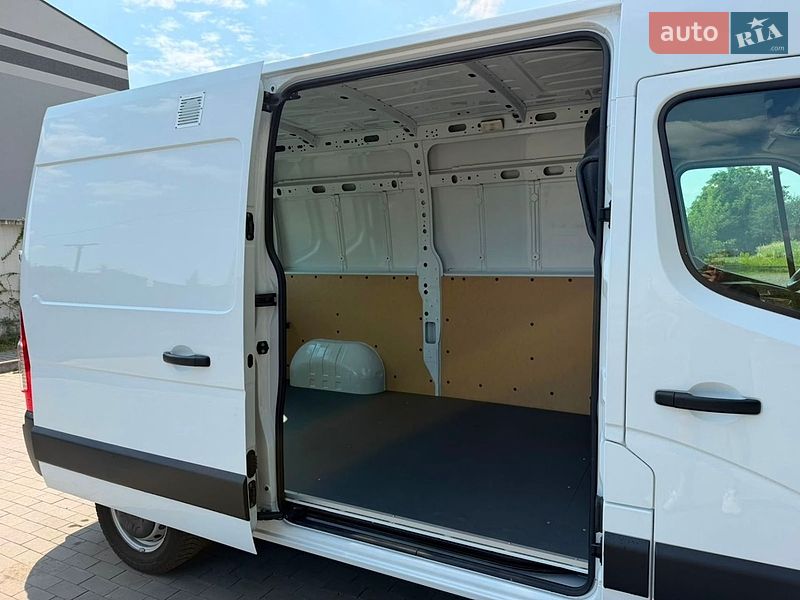 Вантажний фургон Renault Master 2022 в Луцьку