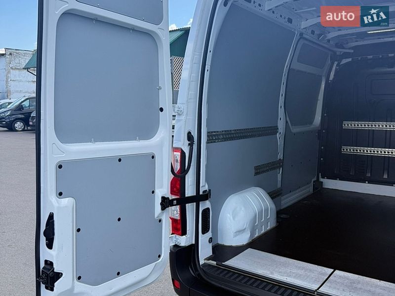 Грузовой фургон Renault Master 2022 в Луцке