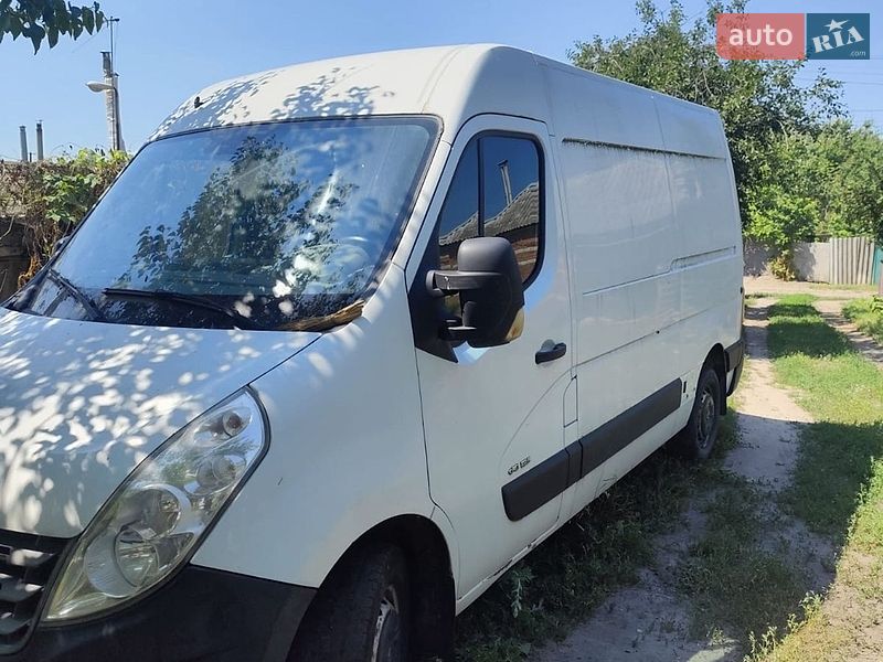 Грузовой фургон Renault Master 2013 в Золочеве