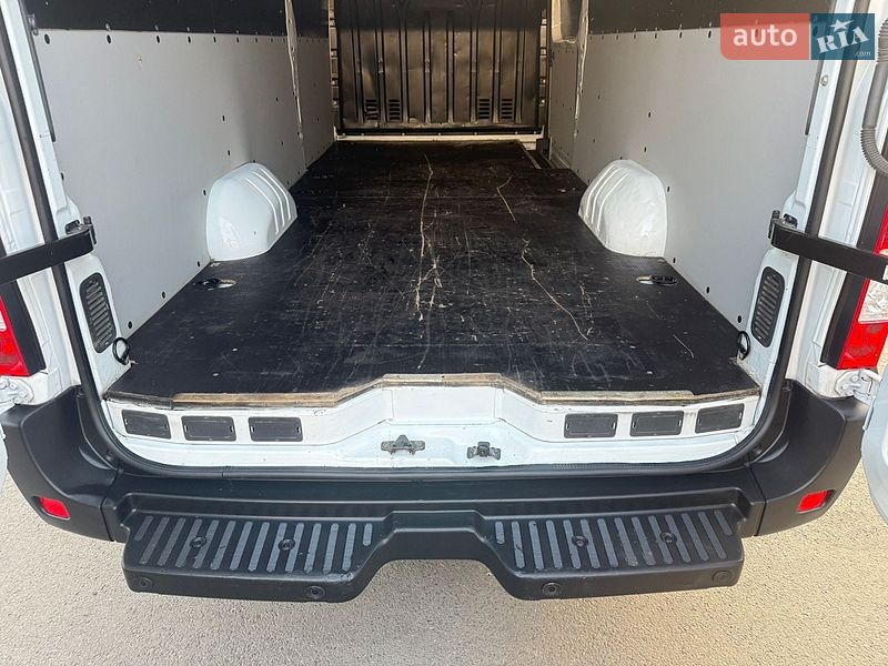 Грузовой фургон Renault Master 2021 в Луцке
