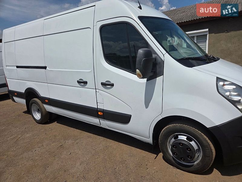 Інші вантажівки Renault Master 2017 в Чернівцях