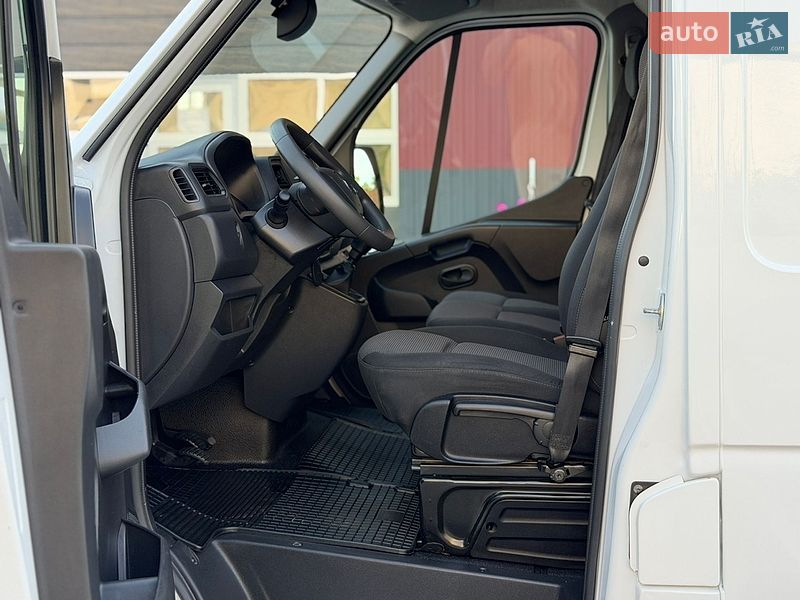 Вантажний фургон Renault Master 2023 в Дубні