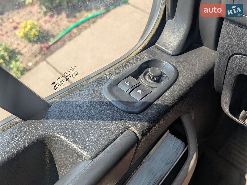 Автовоз Renault Master 2011 в Ровно
