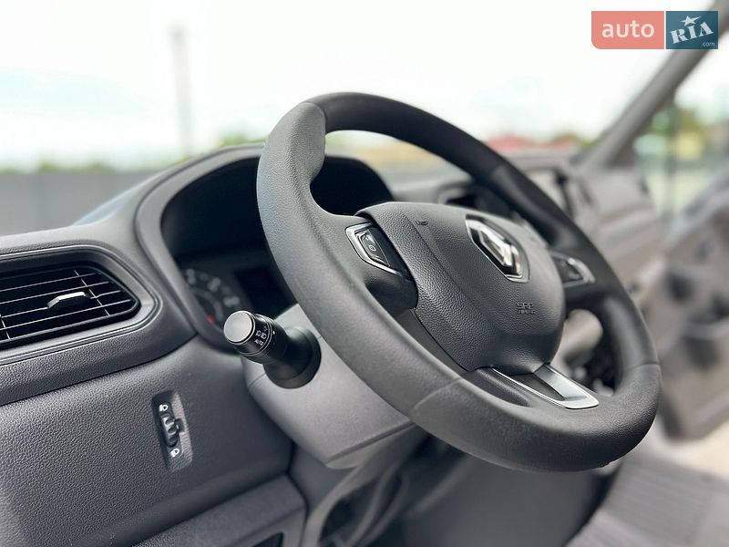 Грузовой фургон Renault Master 2023 в Дубно
