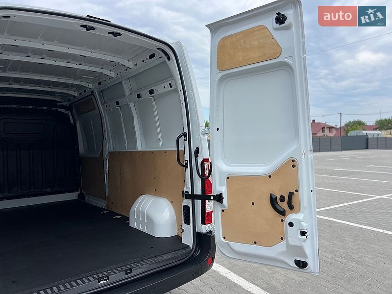 Грузовой фургон Renault Master 2023 в Дубно