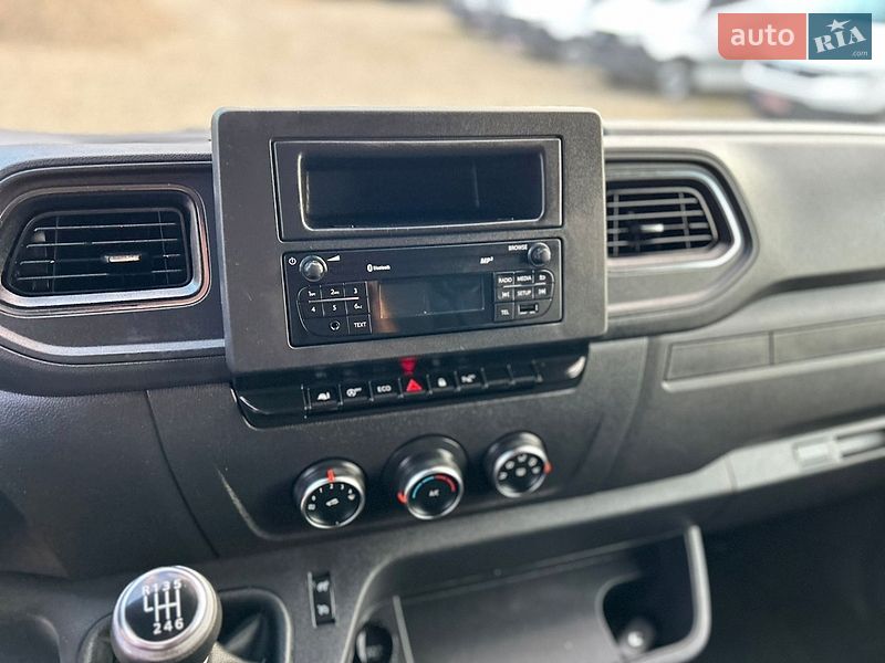 Грузовой фургон Renault Master 2021 в Хусте
