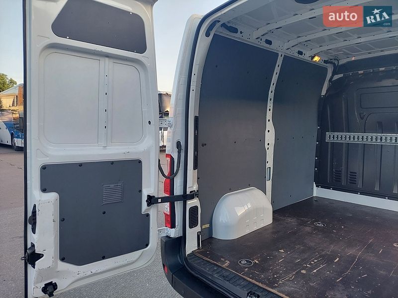 Вантажний фургон Renault Master 2021 в Львові