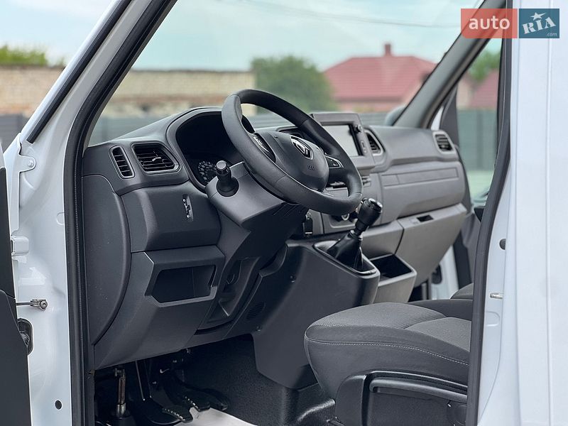 Вантажний фургон Renault Master 2023 в Дубні