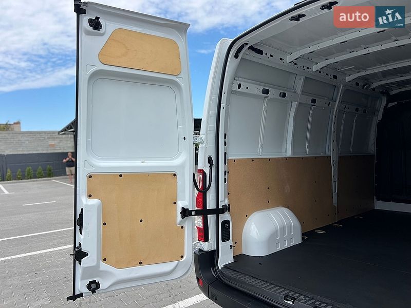 Вантажний фургон Renault Master 2023 в Дубні