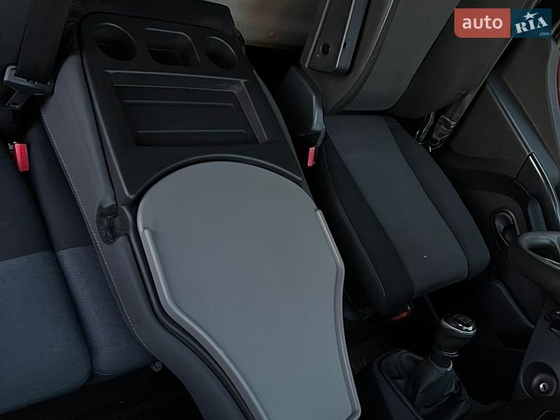 Вантажний фургон Renault Master 2019 в Тернополі