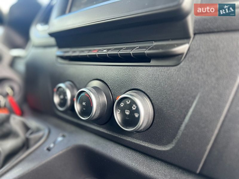 Вантажний фургон Renault Master 2020 в Луцьку