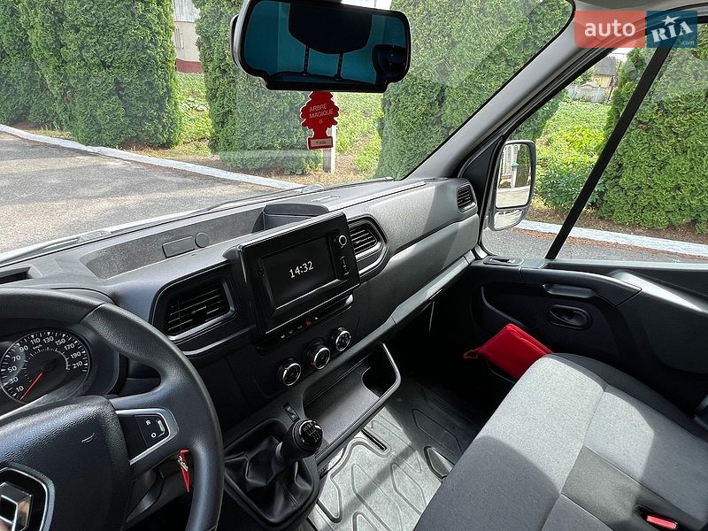 Грузовой фургон Renault Master 2023 в Дубно