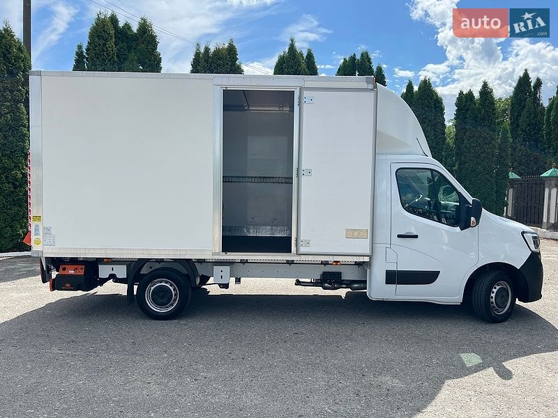 Грузовой фургон Renault Master 2023 в Дубно