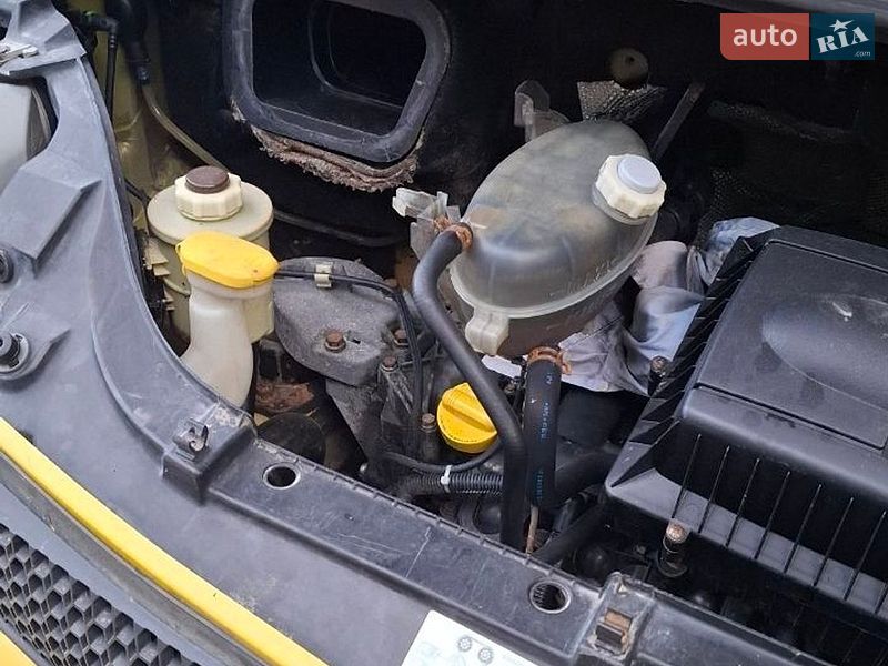 Вантажний фургон Renault Master 2005 в Тернополі