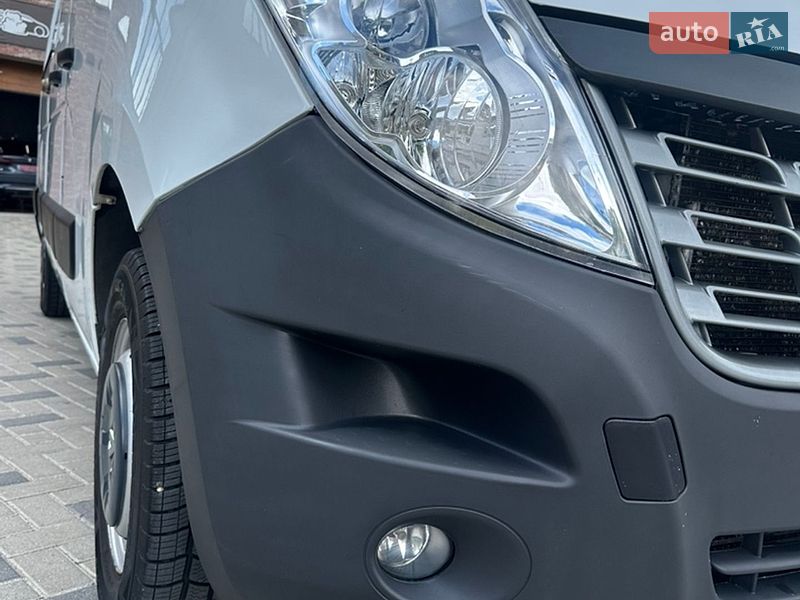 Грузовой фургон Renault Master 2015 в Ровно