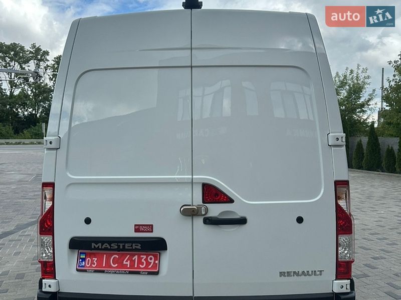 Грузовой фургон Renault Master 2015 в Ровно