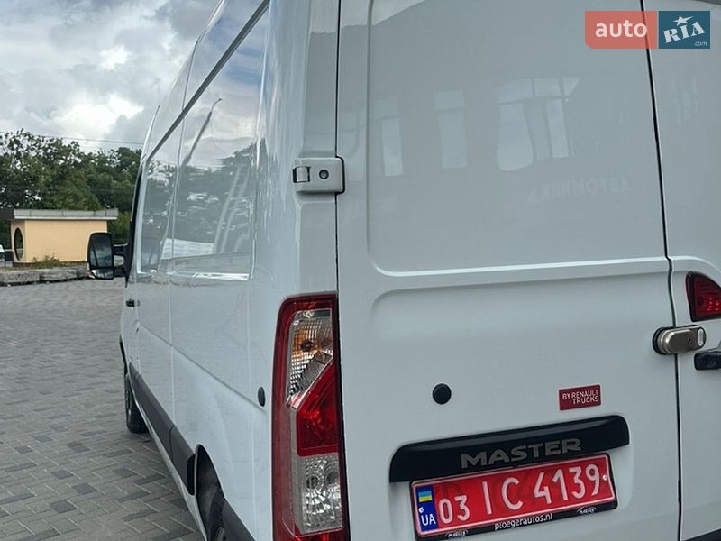 Грузовой фургон Renault Master 2015 в Ровно