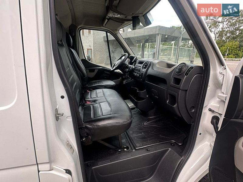 Грузовой фургон Renault Master 2015 в Ровно