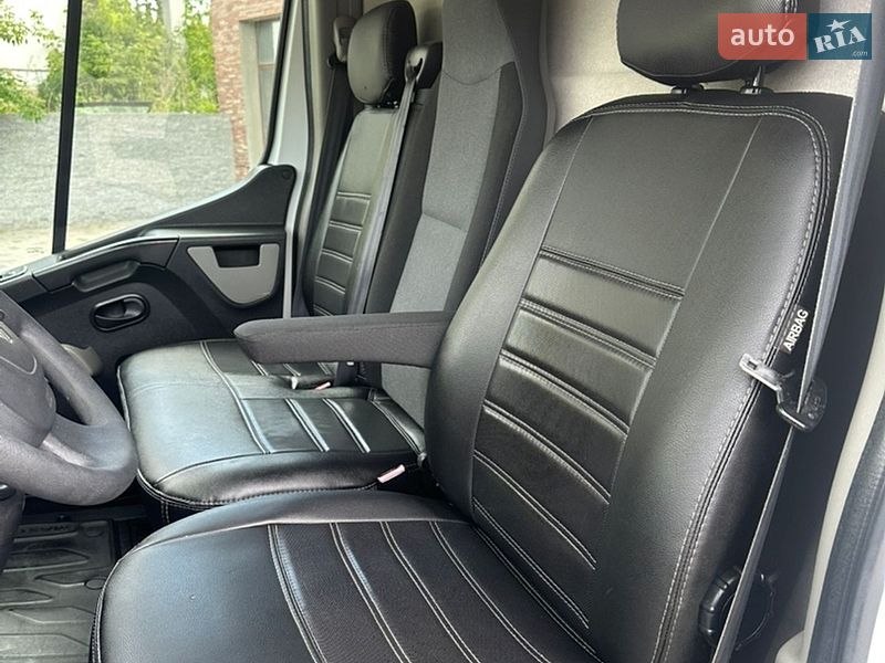 Грузовой фургон Renault Master 2015 в Ровно