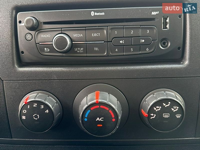 Грузовой фургон Renault Master 2015 в Ровно