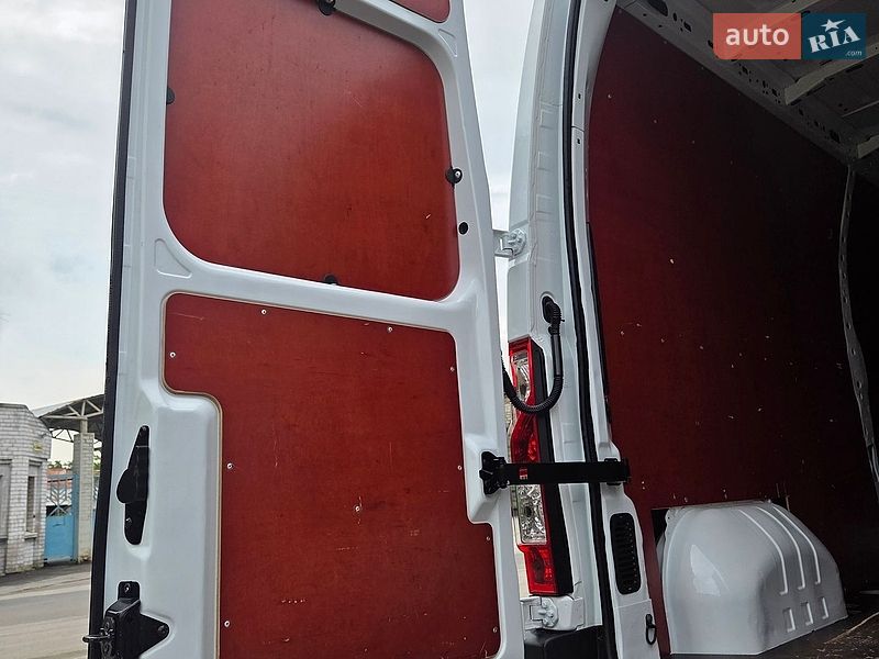 Грузовой фургон Renault Master 2022 в Днепре