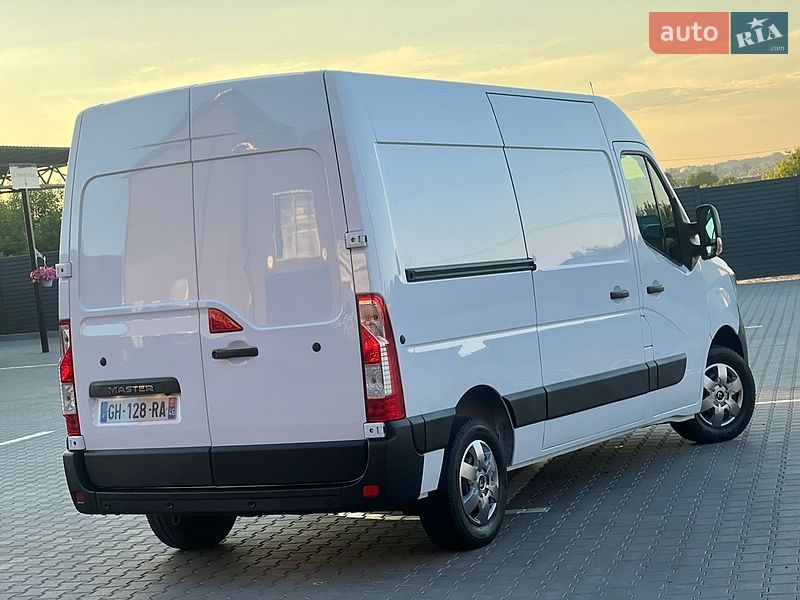 Вантажний фургон Renault Master 2022 в Дубні