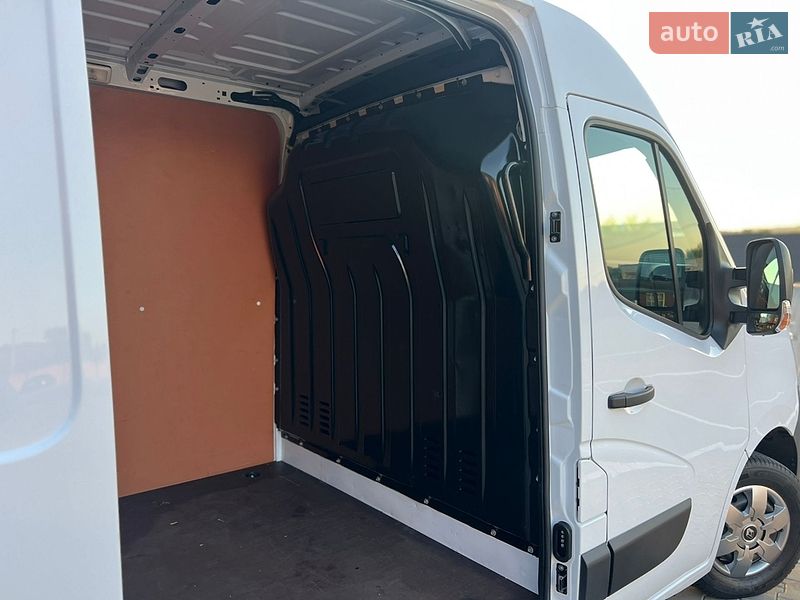 Вантажний фургон Renault Master 2022 в Дубні