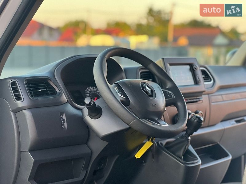 Вантажний фургон Renault Master 2022 в Дубні