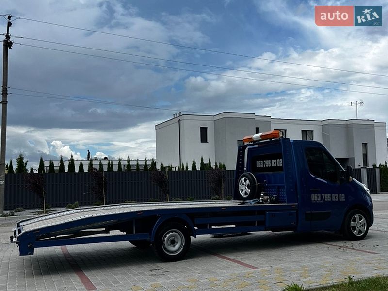Евакуатор Renault Master 2011 в Львові