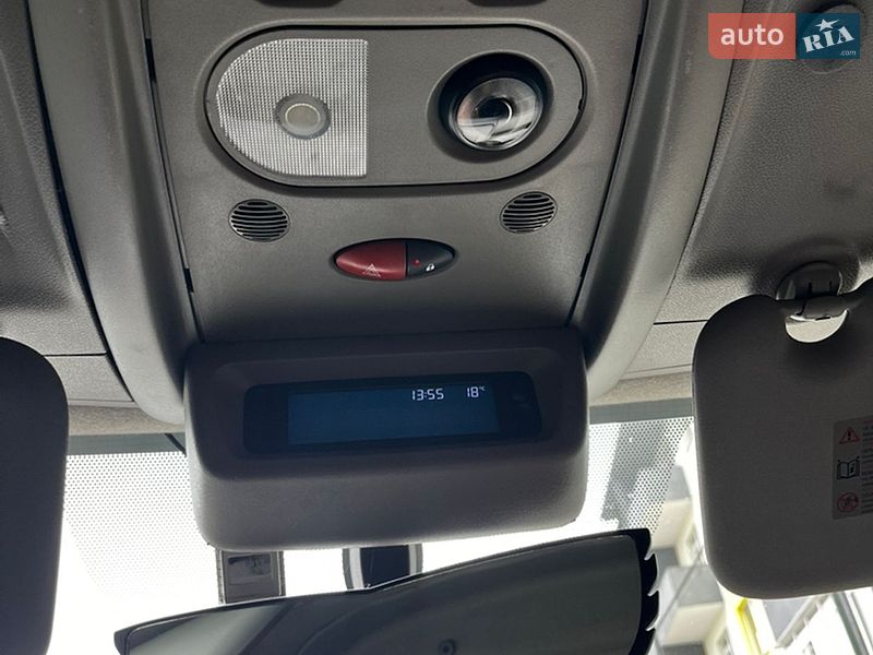 Евакуатор Renault Master 2011 в Львові