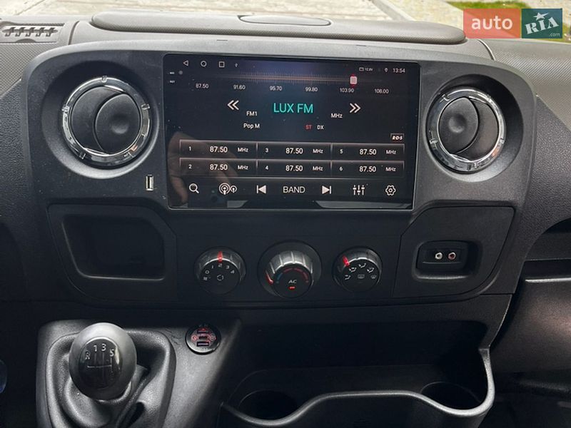 Евакуатор Renault Master 2011 в Львові