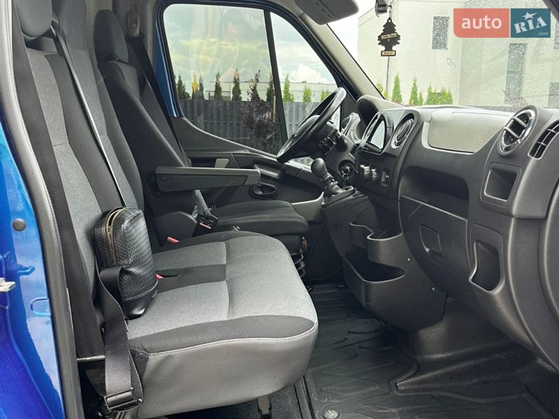Евакуатор Renault Master 2011 в Львові